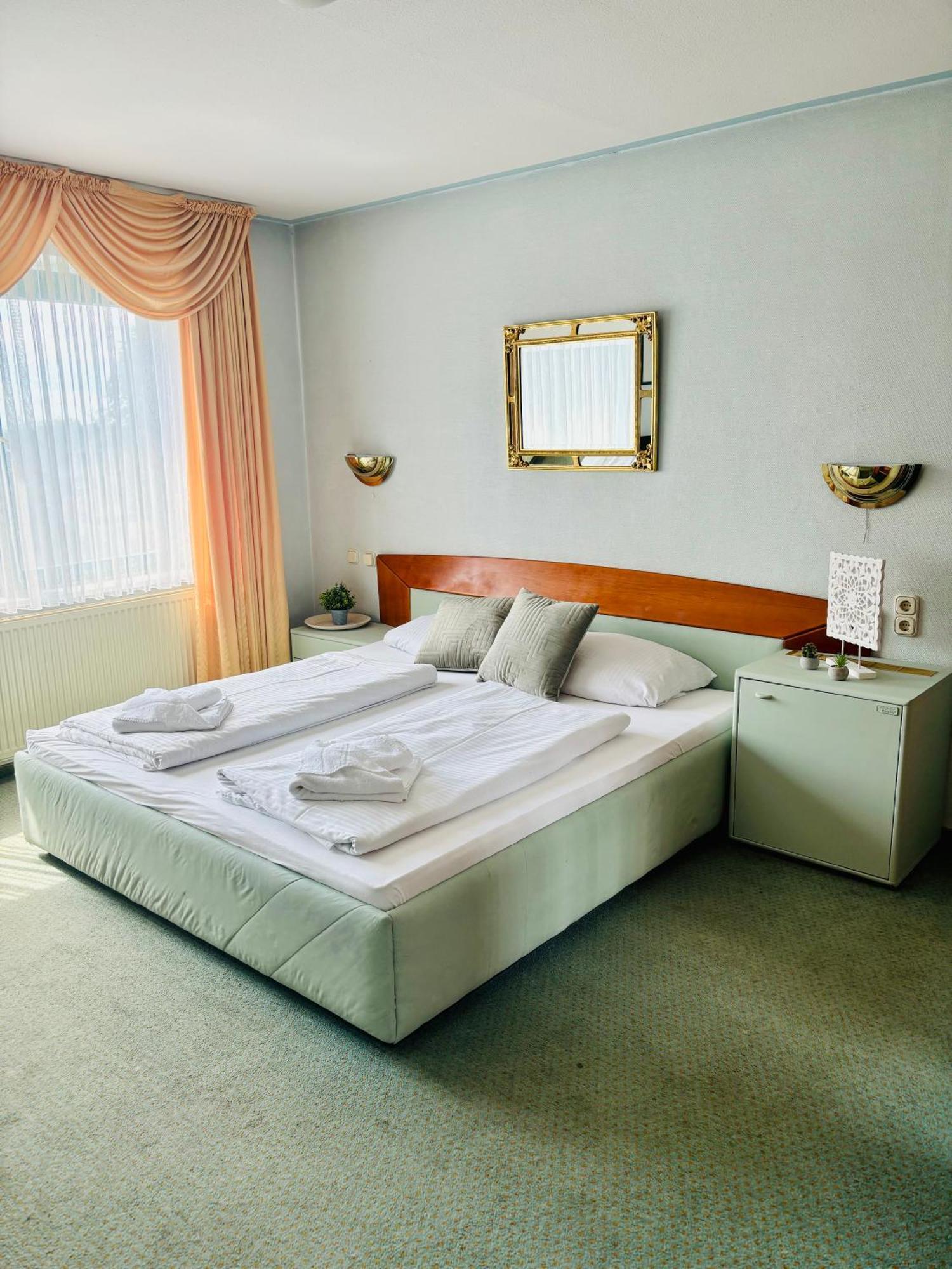 Themenhotel Rehlein Thale Ngoại thất bức ảnh